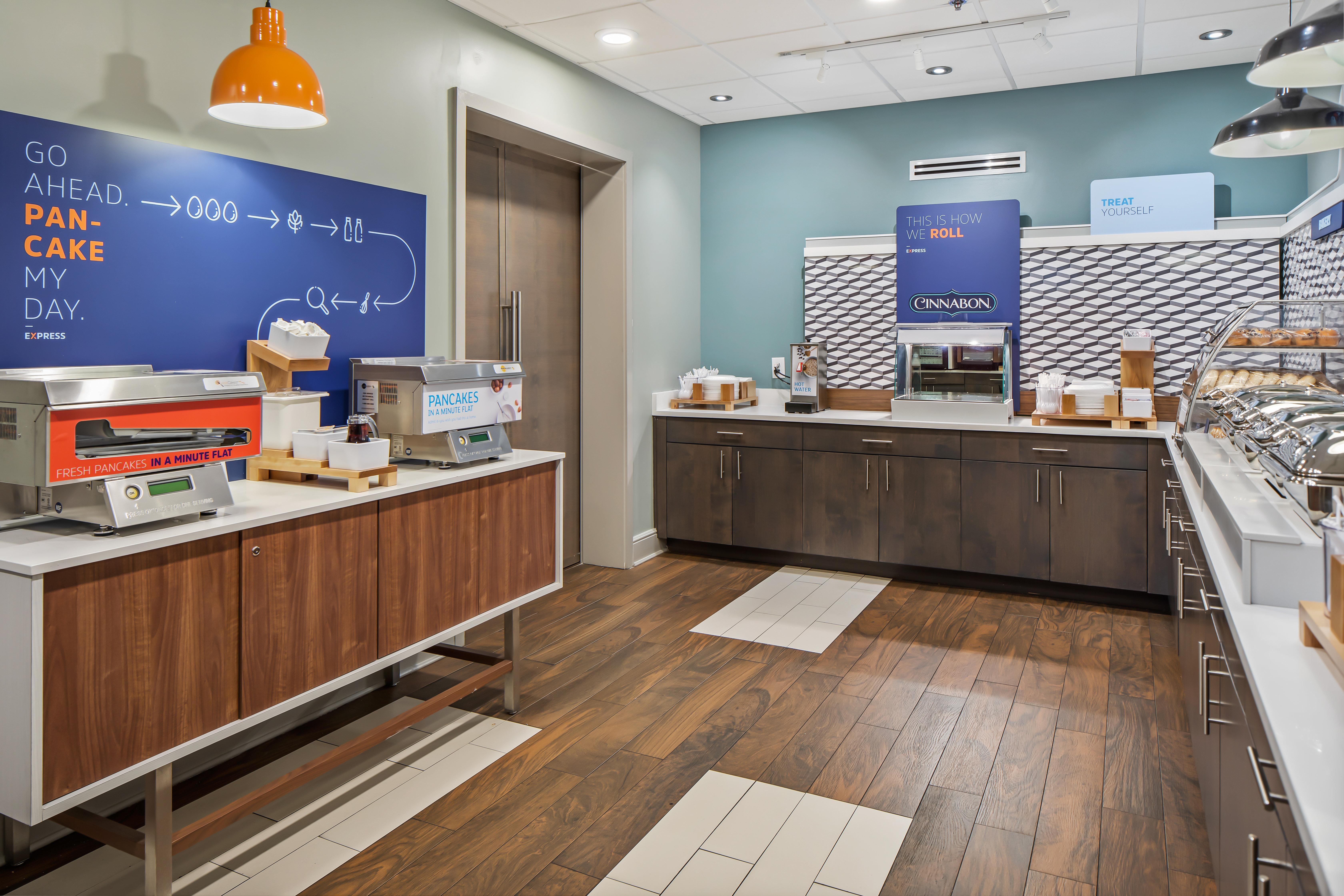 Holiday Inn Express Atlanta Airport-College Park By Ihg Εξωτερικό φωτογραφία